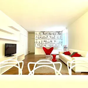 Domus - Ampia Moderna Casa Su 2 Piani Nel Cuore Di , Verona Italien